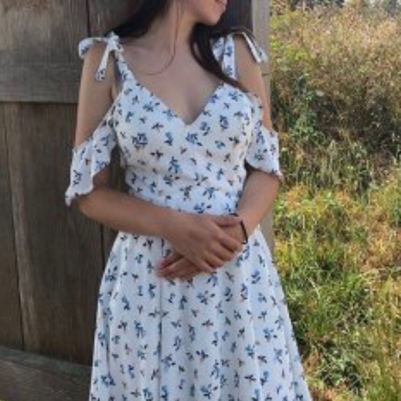 Altar'd State Dresses & Skirts - 👗NWT Floral Alter’d State Dress